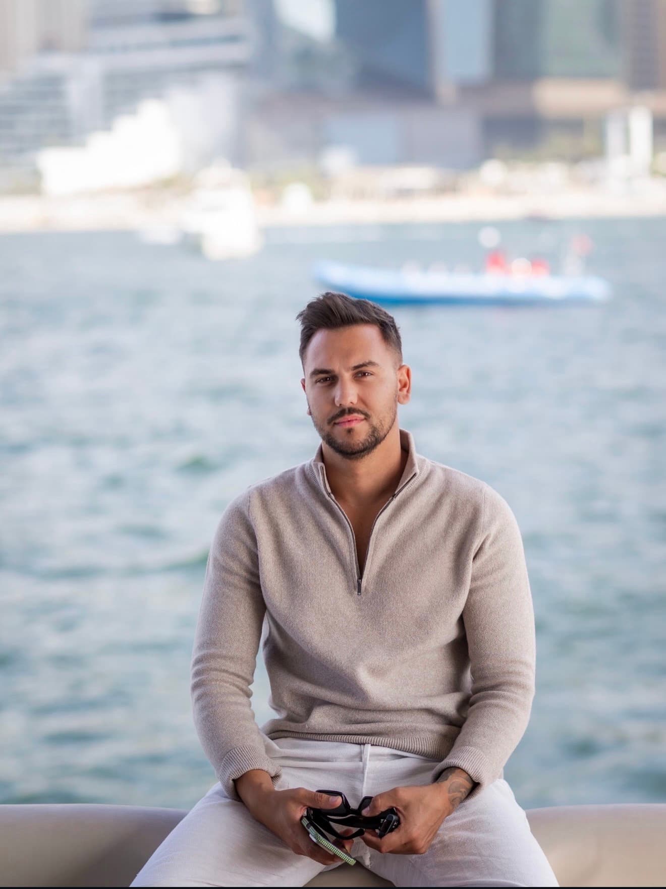 Balázs, a Dubai Másképp alapítója Dubajban